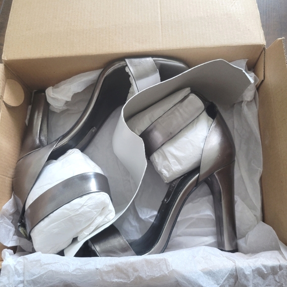 Zara Sandal Heels - Picture 2 of 7